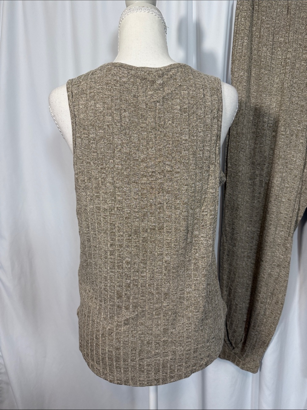Ribbed V-Neck Tank & Jogger Pajama Set - Picture 4 of 5